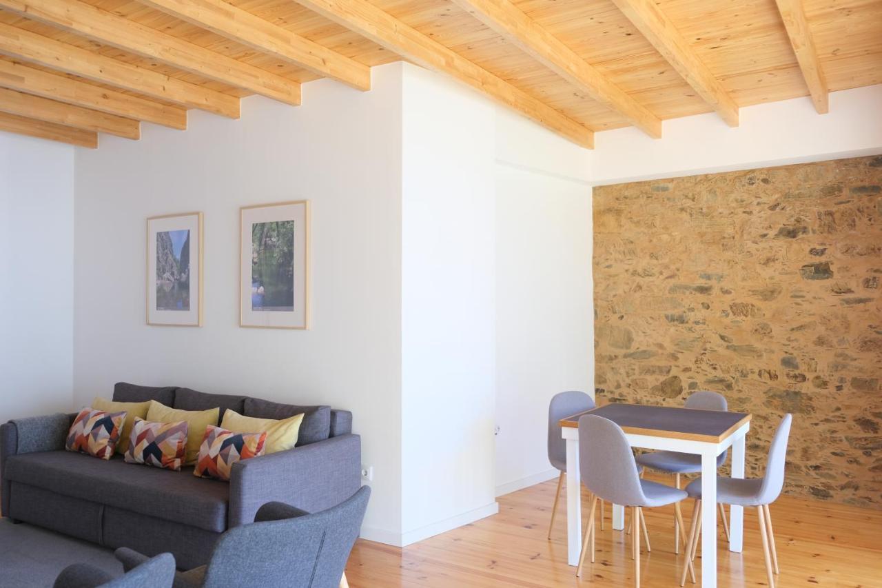 Casa Da Ribeira Guesthouse Cha de Alvares Eksteriør bilde
