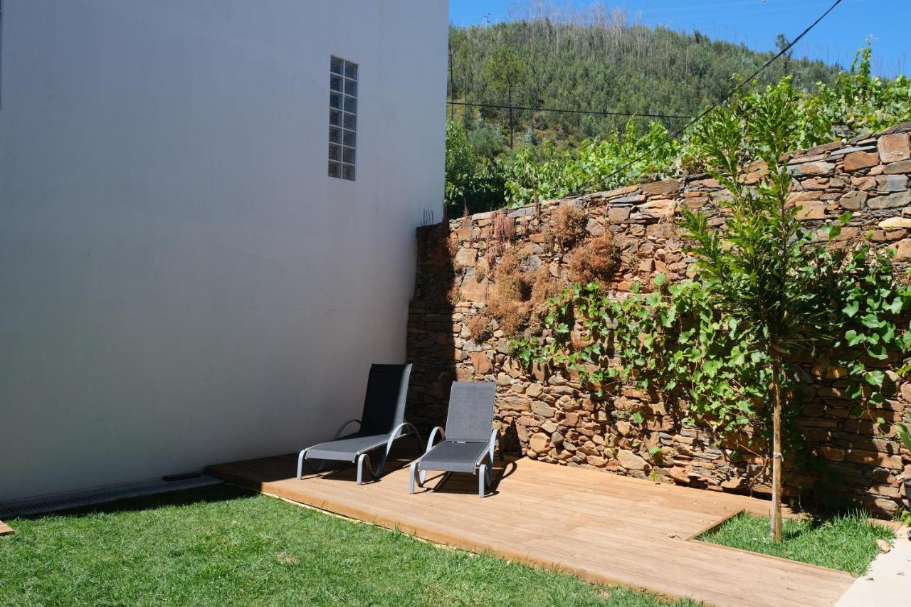 Casa Da Ribeira Guesthouse Cha de Alvares Eksteriør bilde